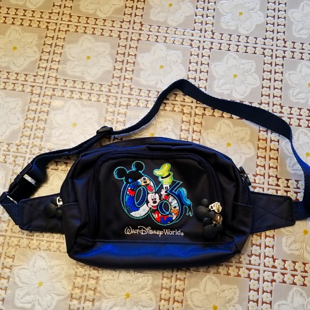 Original WALT DISNEY fanny pack